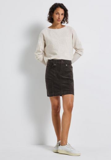 Юбка с накладными карманами