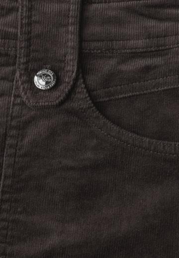 Юбка с накладными карманами