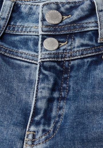 Прямые джинсы