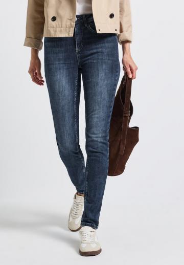 Узкие джинсы