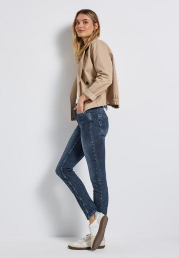 Узкие джинсы