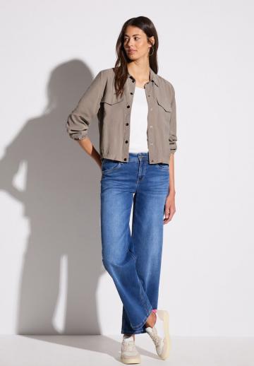 Блейзер с накладными карманами