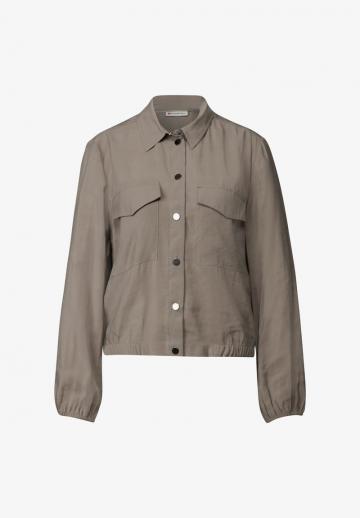 Блейзер с накладными карманами