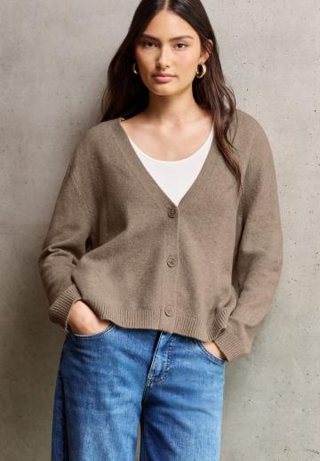 Вязаная кофта