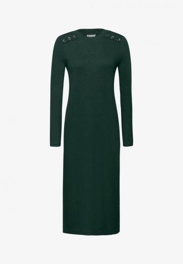 Вязаное платье