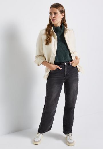 Короткая куртка