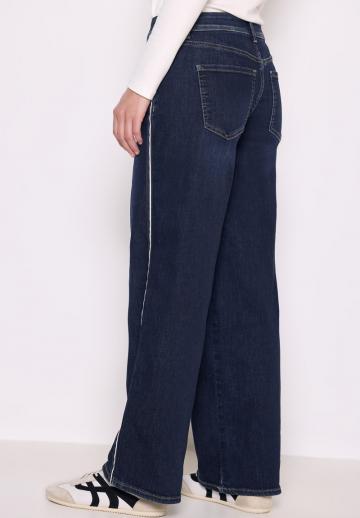 Свободные джинсы