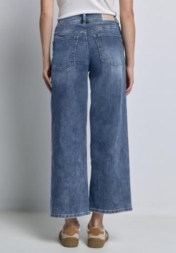 Свободные джинсы