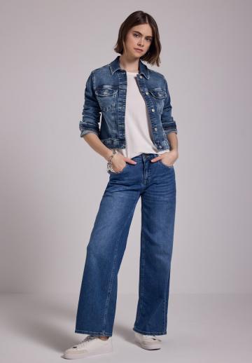 Джинсовая куртка
