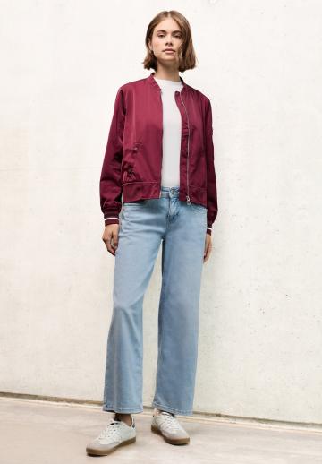 Клешеные джинсы