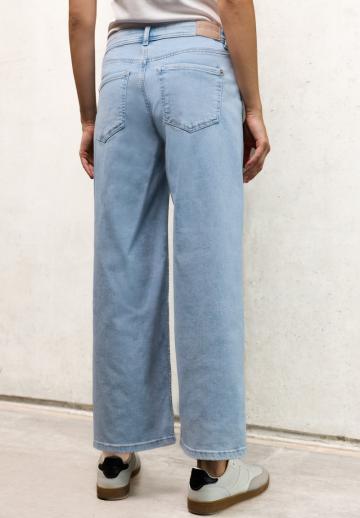 Клешеные джинсы