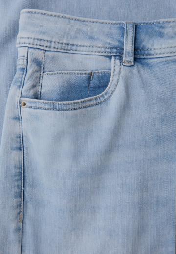 Клешеные джинсы