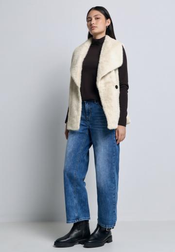 Пуховой жилет