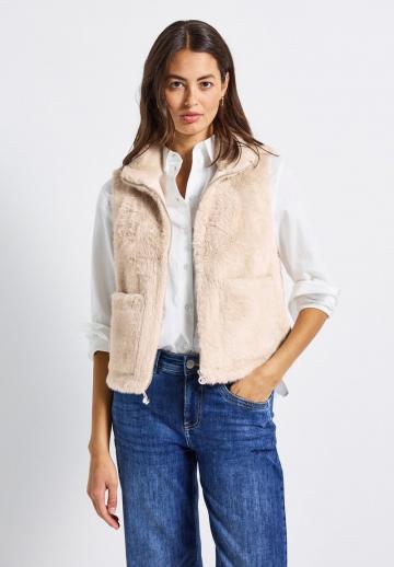 Пуховой жилет