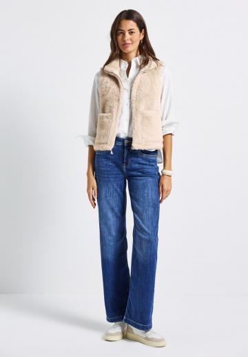 Пуховой жилет