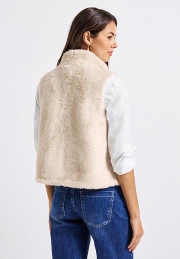 Пуховой жилет