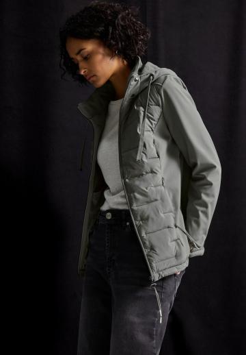 Зимняя куртка