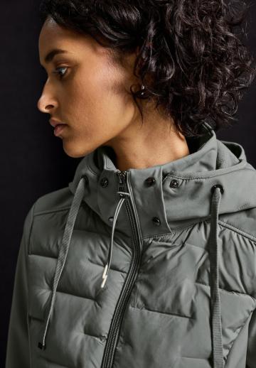 Зимняя куртка