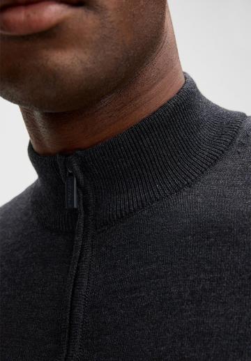 Вязаная кофта