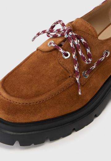 Туфли на шнуровке