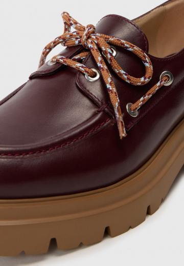 Туфли на шнуровке