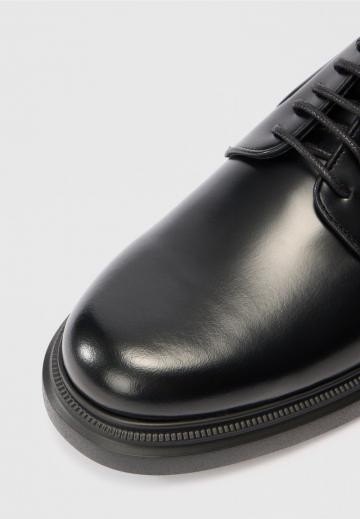 Ботинки на шнуровке