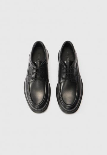 Ботинки на шнуровке