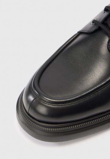 Ботинки на шнуровке