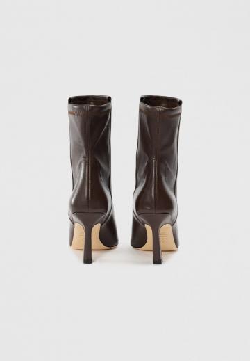 Высокие сапоги