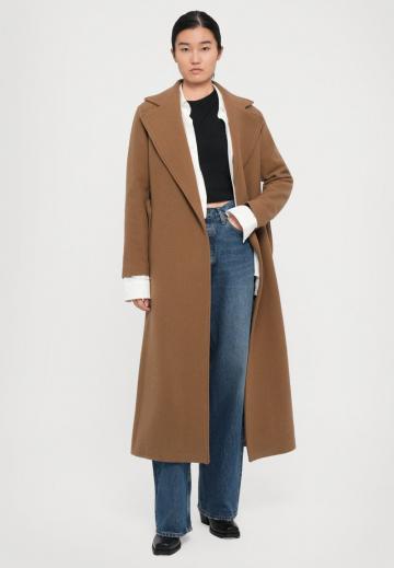 Шерстяное пальто