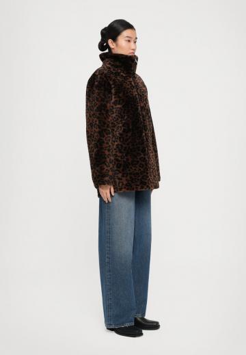 Пальто из искусственной кожи