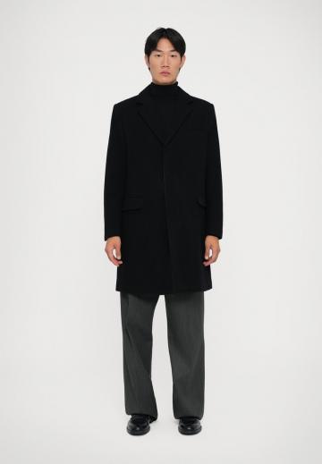 Короткое пальто