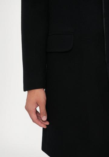 Короткое пальто