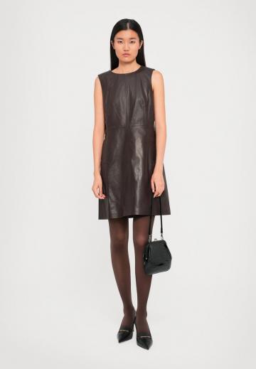 Платье футляр