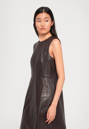 Платье футляр