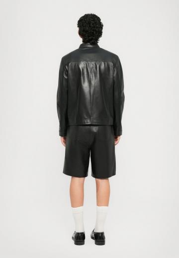 Кожаная куртка