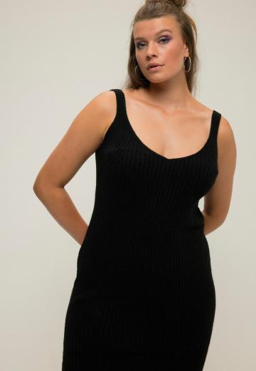 Вязаное платье