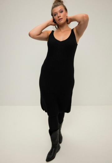 Вязаное платье