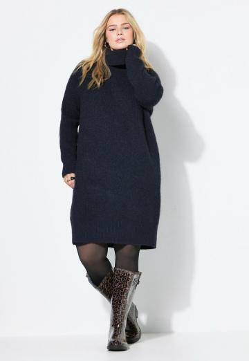 Вязаное платье