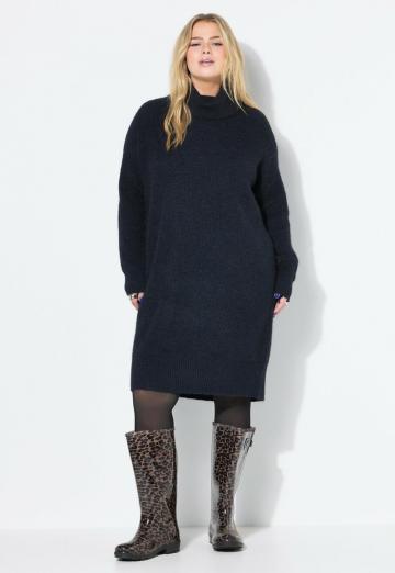 Вязаное платье