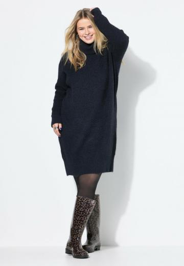 Вязаное платье