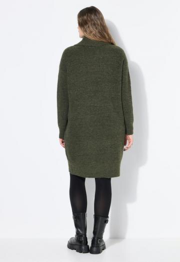 Вязаное платье