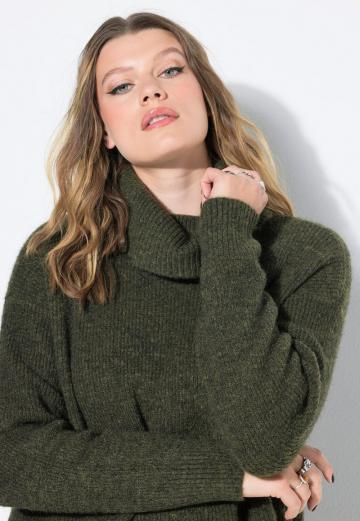 Вязаное платье