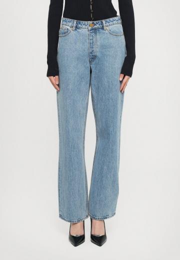 Свободные джинсы