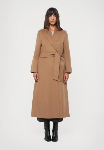 Шерстяное пальто