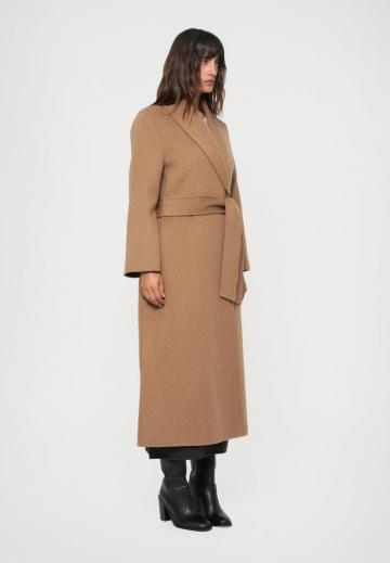 Шерстяное пальто