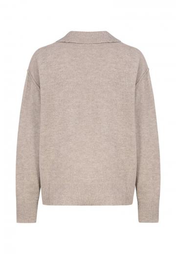 Пуловер с вырезом V