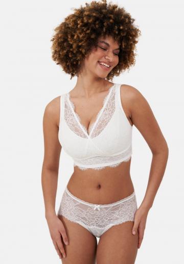 Трусы на бедрах