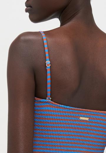 Слитный купальник