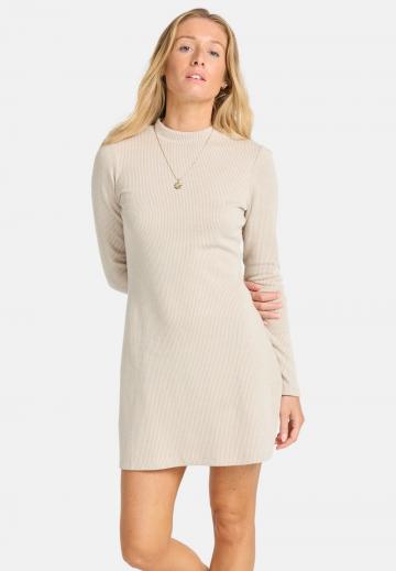 Вязаное платье